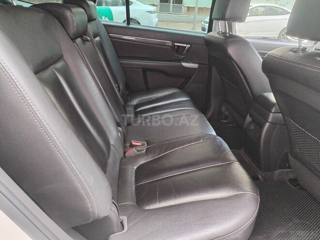 Hyundai Santa Fe-13