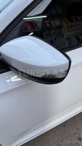 Skoda Rapid-12