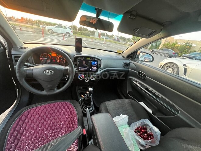 Hyundai Accent-4