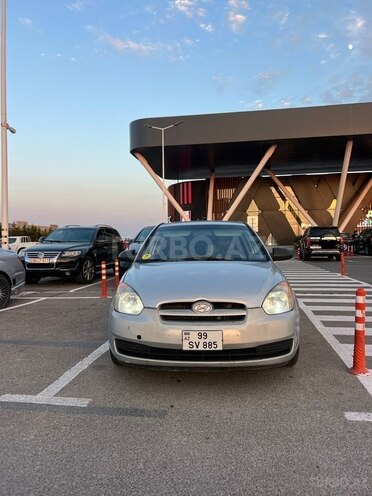Hyundai Accent-1