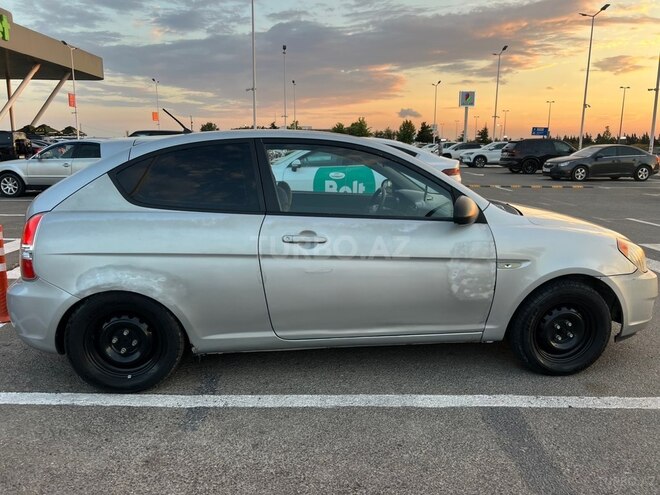 Hyundai Accent-7
