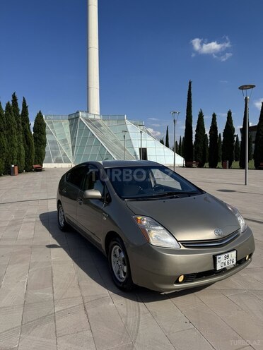 Toyota Prius-2