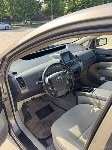 Toyota Prius-6
