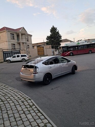 Toyota Prius-3