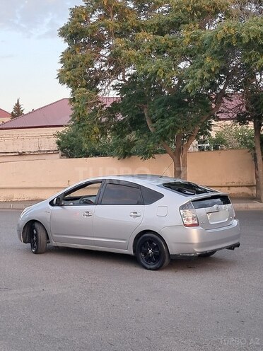 Toyota Prius-12