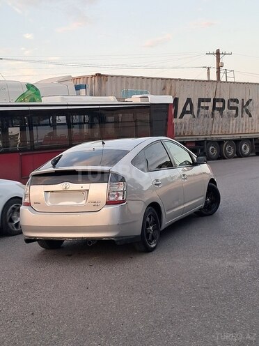 Toyota Prius-14