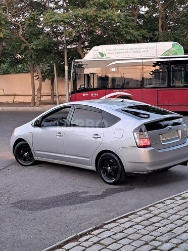 Toyota Prius-2