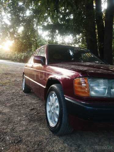 Mercedes 190-2