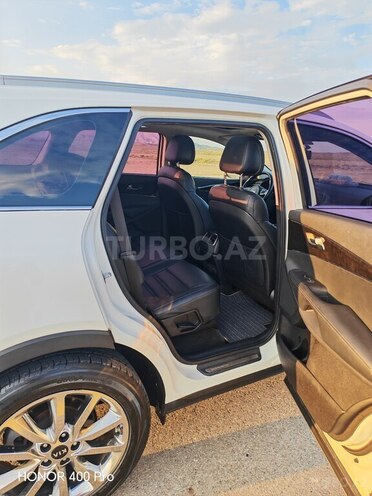 Kia Sorento-12