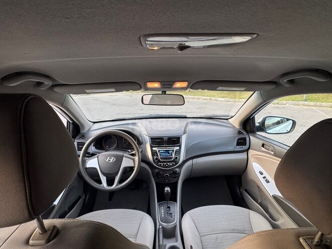 Hyundai Accent-6