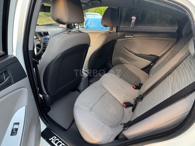 Hyundai Accent-5