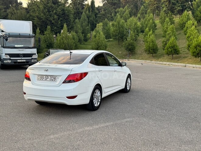 Hyundai Accent-10
