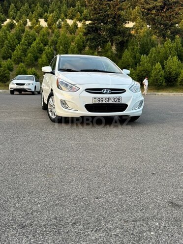 Hyundai Accent-14