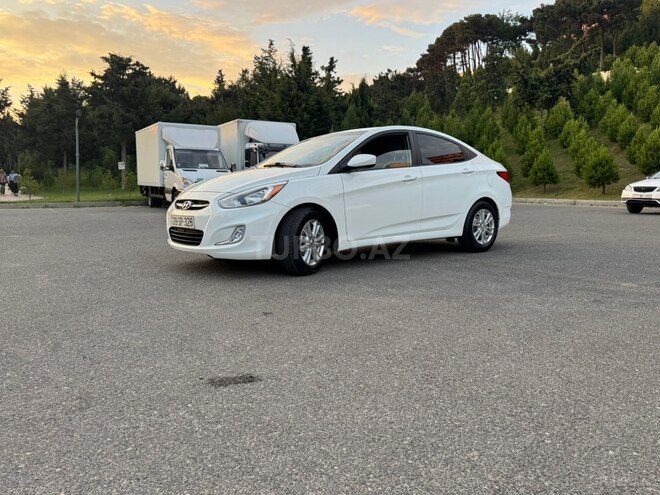 Hyundai Accent-13