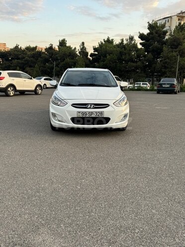 Hyundai Accent-1