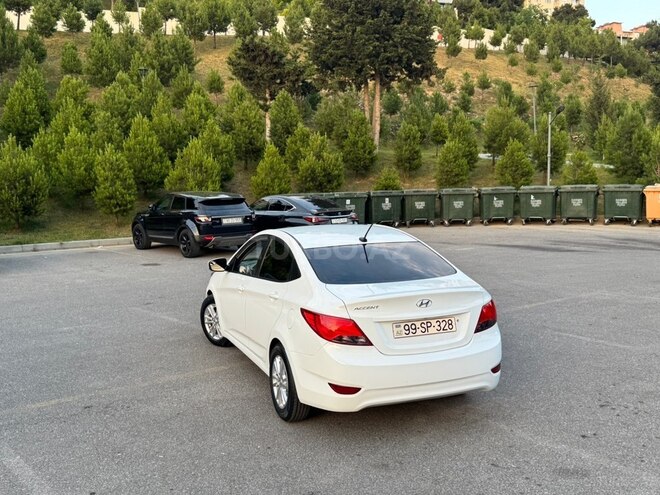 Hyundai Accent-20