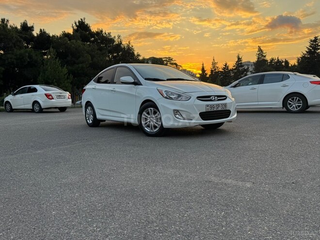 Hyundai Accent-21