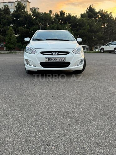 Hyundai Accent-17