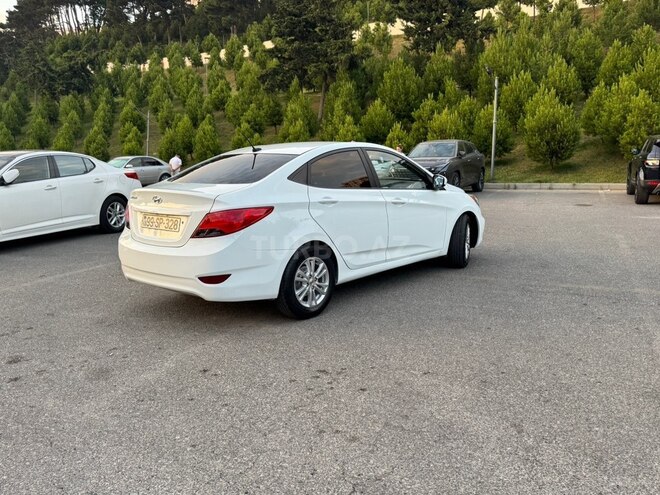 Hyundai Accent-19