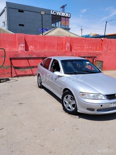 Opel Vectra-3