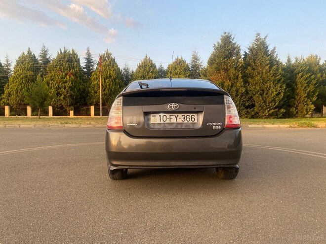 Toyota Prius-7