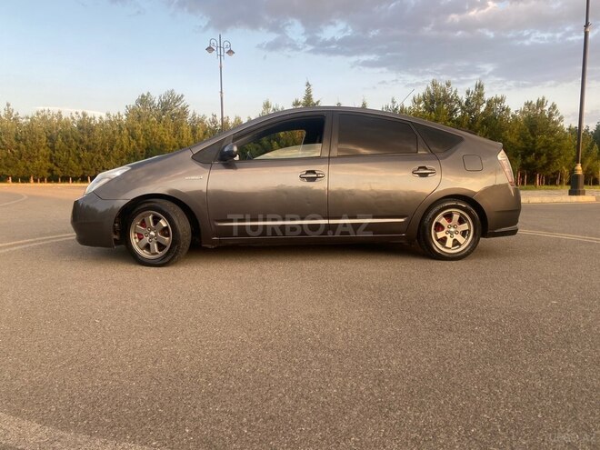 Toyota Prius-2