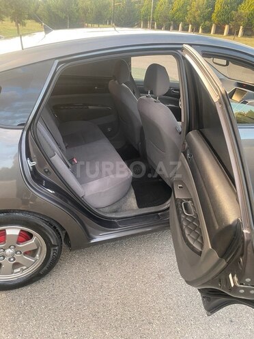 Toyota Prius-5