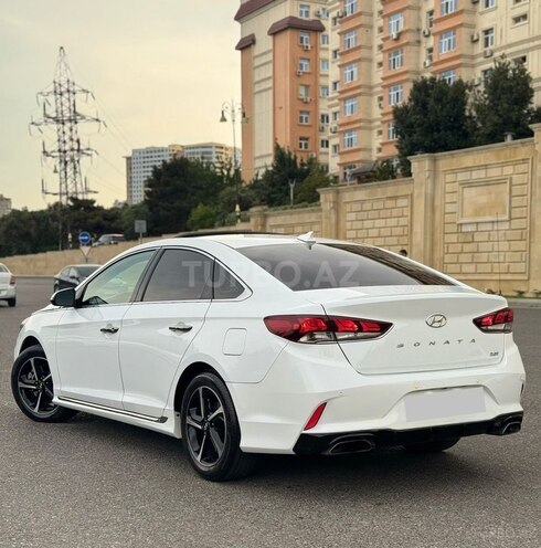 Hyundai Sonata-2
