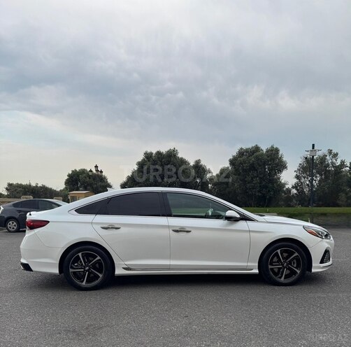 Hyundai Sonata-8