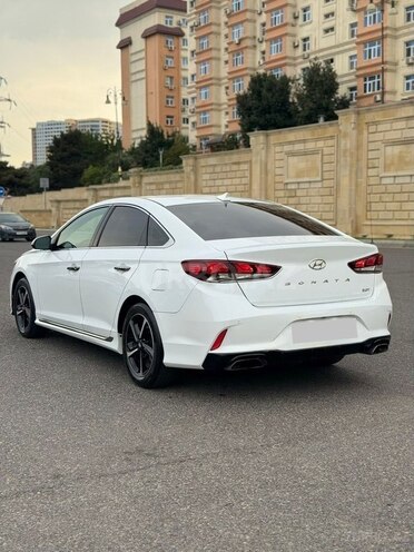 Hyundai Sonata-9