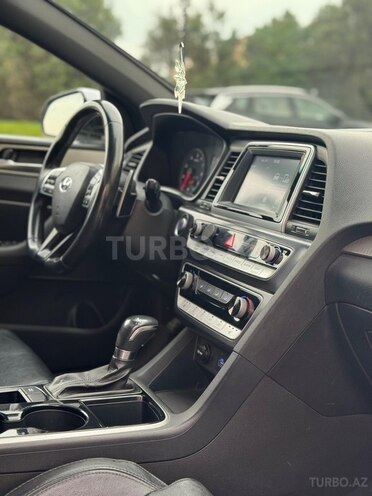 Hyundai Sonata-15