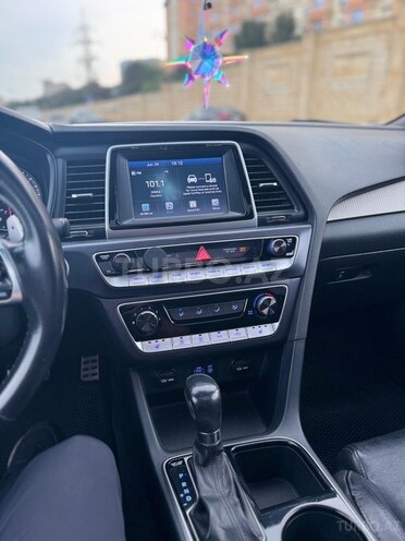 Hyundai Sonata-19