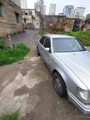 Mercedes 220 E-5