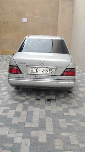 Mercedes 220 E-3