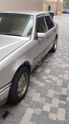 Mercedes 220 E-8