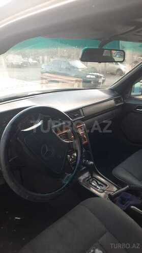 Mercedes 220 E-9