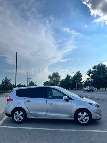 Renault Grand Scenic-4