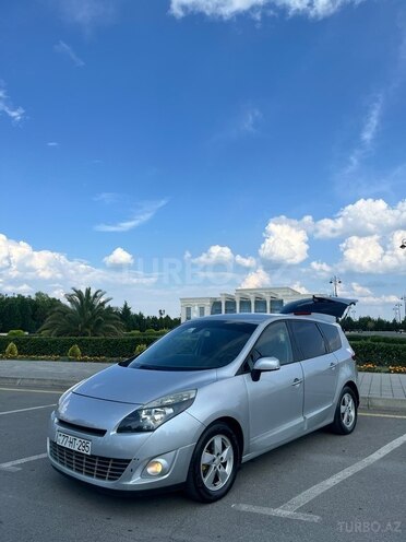 Renault Grand Scenic-8