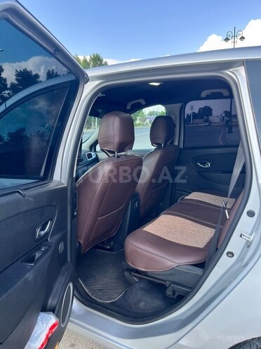 Renault Grand Scenic-14