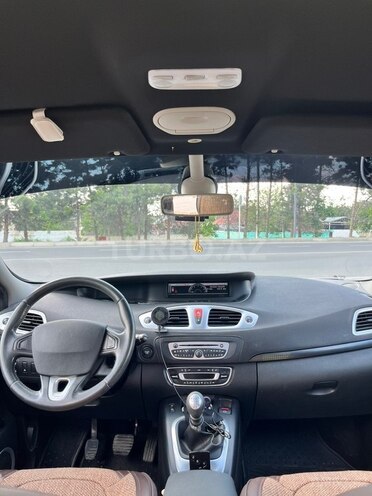 Renault Grand Scenic-17