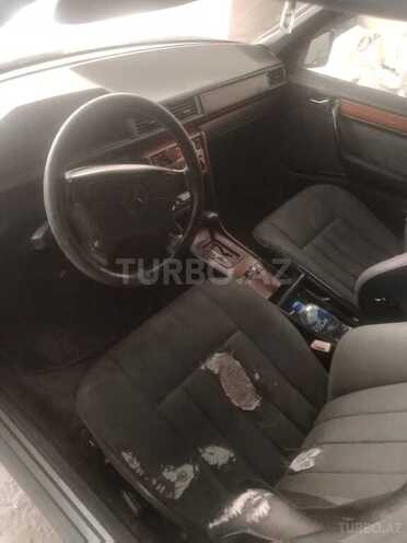 Mercedes 220 E-11
