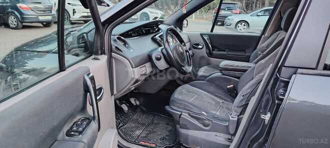 Renault Scenic-13