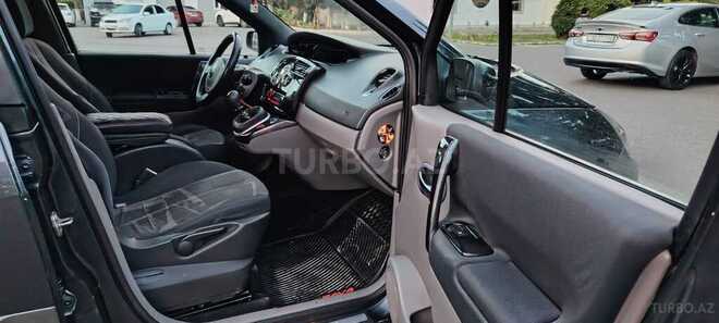 Renault Scenic-14