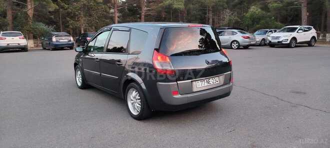 Renault Scenic-11