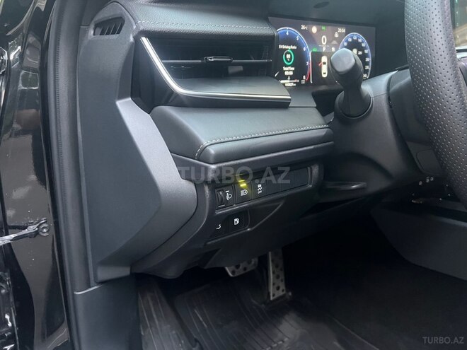Toyota Camry-14