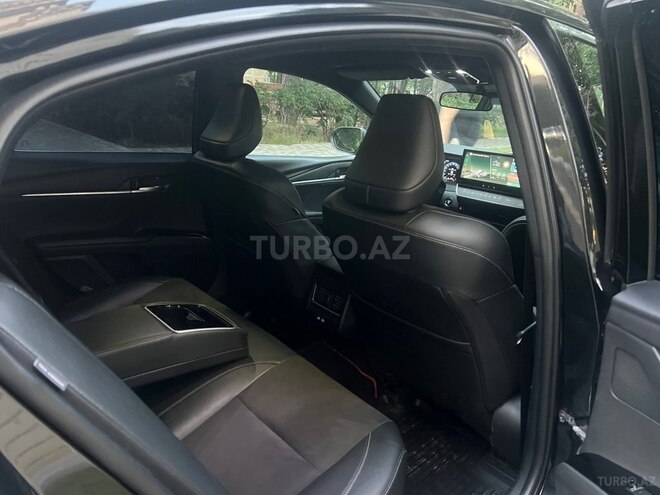Toyota Camry-12