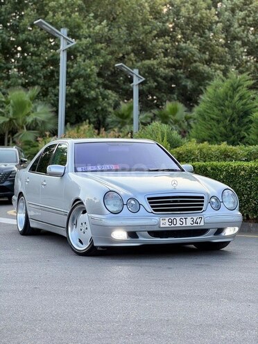 Mercedes E 240-3