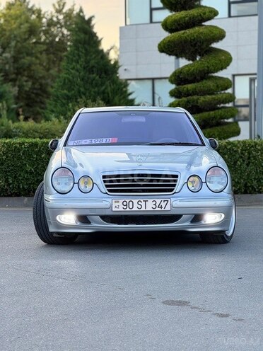 Mercedes E 240-8