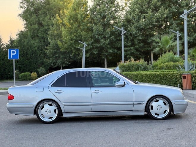 Mercedes E 240-18