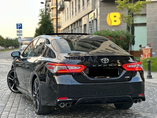 Toyota Camry-13